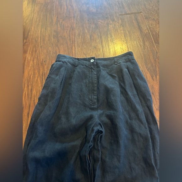 Donni. The Linen Pleated Trouser In Jet Black - Picture 4 of 5